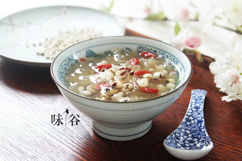 芡實(shí)薏米銀耳羹的做法