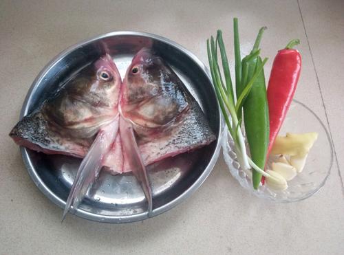 干鍋魚(yú)頭的做法