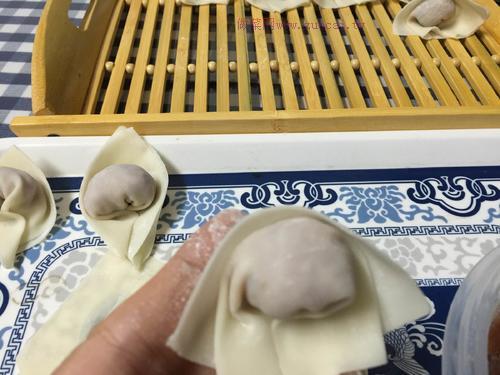 豬肉香菇大云吞的做法