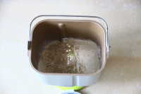 圣誕風(fēng)蘋果醬方形小面包的做法步驟1