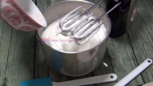 巧克力戚風(fēng)蛋糕8寸的做法