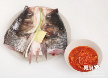 雙色剁椒魚頭的做法步驟