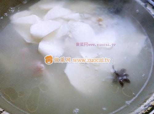 白蘿卜燉大骨頭的做法