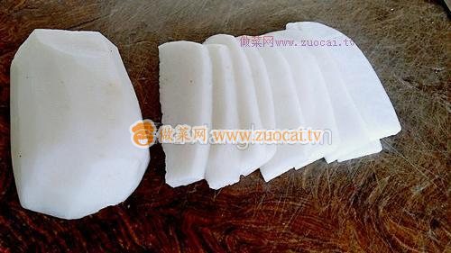 魚頭蘿卜湯的做法