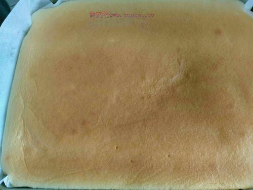 草莓醬蛋糕卷的做法