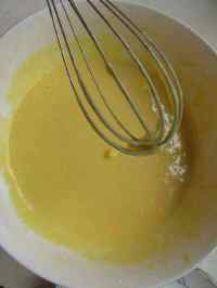 圣誕老人草莓卷#甜蜜之家圣誕季#的做法步驟3