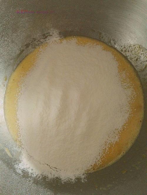 八寸戚風(fēng)蛋糕的做法