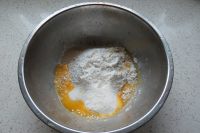 香蔥肉松手撕面包的做法步驟1