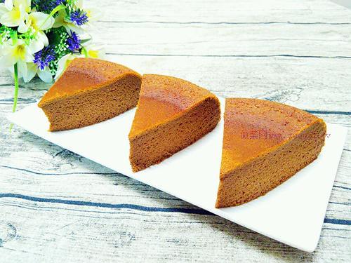 電飯煲版可可戚風(fēng)蛋糕的做法