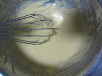 小紙杯戚風(fēng)的做法步驟9