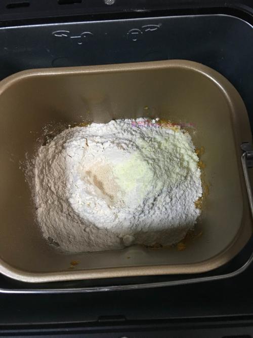 南瓜吐司（一次發(fā)酵法）的做法