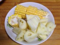 蓮藕玉米排骨湯的做法步驟2