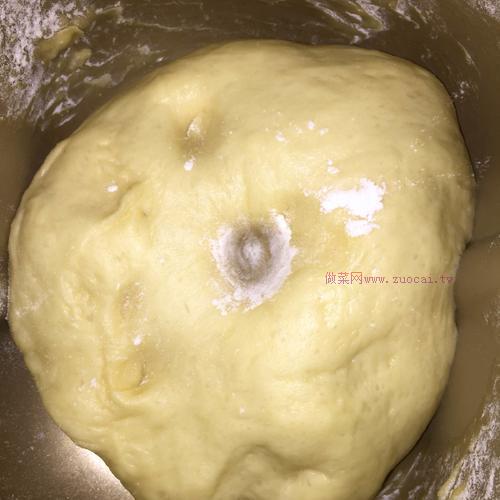 月牙面包（超級松軟拉絲）的做法