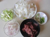 干炒牛河的做法步驟1