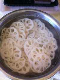 干煸酸辣藕片的做法步驟3