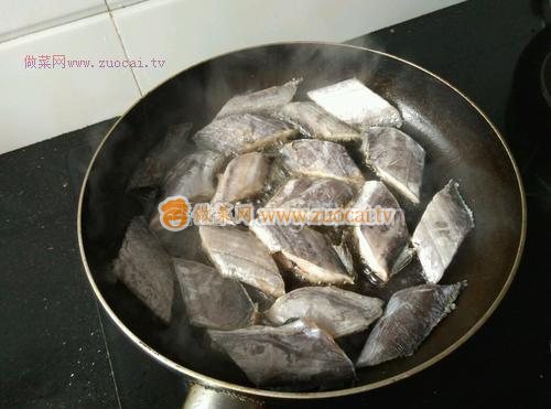 煎帶魚的做法