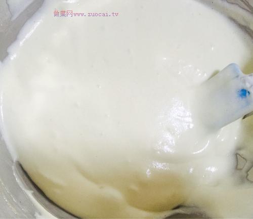 六寸酸奶戚風(fēng)蛋糕的做法