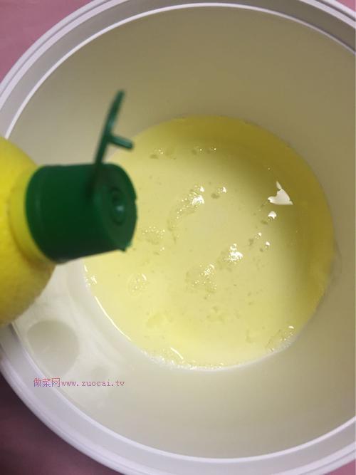 拉花戚風(fēng)蛋糕的做法