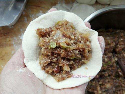 卞蘿卜大餡蒸餃的做法