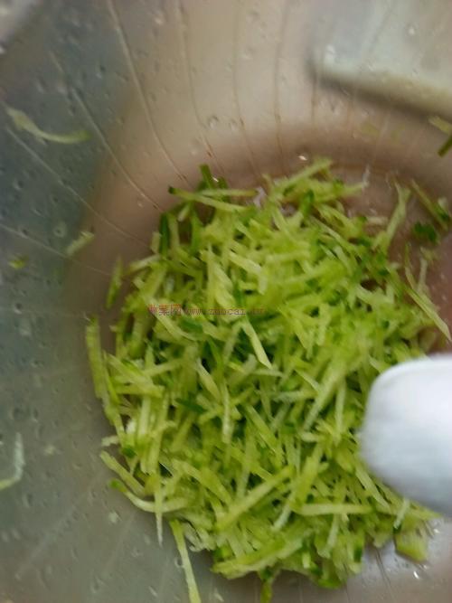 青蘿卜絲雞蛋餅的做法