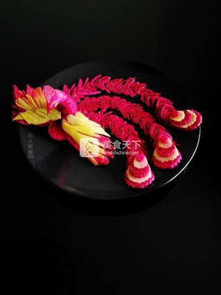 鳳凰呈祥【創(chuàng)意水果拼盤】的做法步驟：11