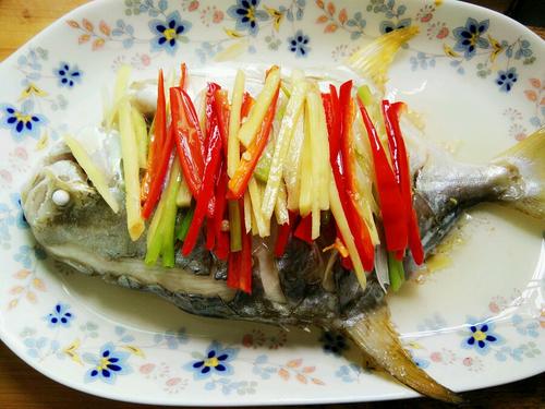 清蒸鯧魚(yú)的做法