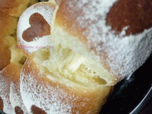 一次發(fā)酵的中種愛(ài)心小餐包的做法