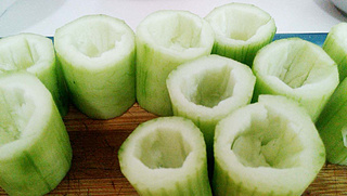 入口清甜、鮮嫩多汁--絲瓜釀肉的做法步驟：1