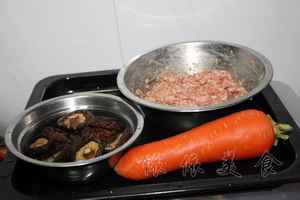 胡蘿卜冬菇豬肉餡餛飩原料