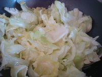 醬香卷心菜炒年糕的做法步驟4