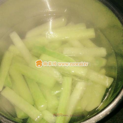 橙汁蘿卜條的做法