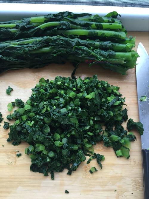 蘿卜莖葉餡南瓜皮包子的做法