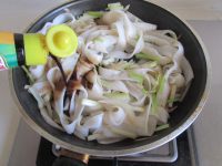 干炒牛河的做法步驟9