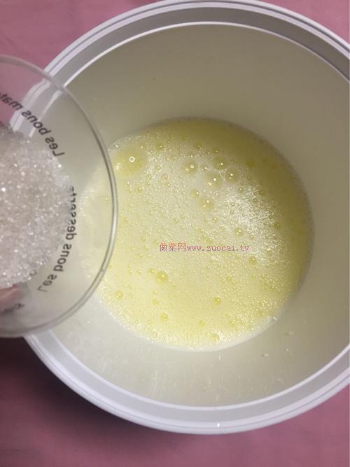 拉花戚風(fēng)蛋糕的做法