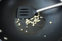 金沙小甘藍(lán)的做法步驟4