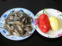 避風(fēng)塘蝦的做法步驟1