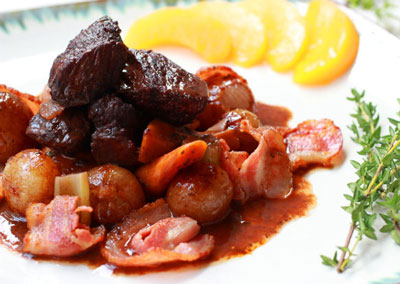 勃艮第紅酒燉牛肉的簡單家常做法，味道不錯(cuò)