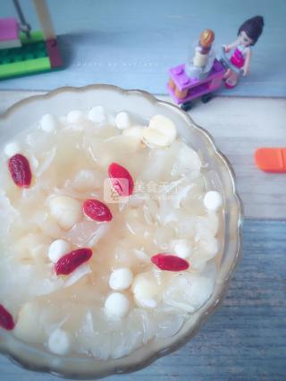 蓮子茨實(shí)雪耳膠的做法步驟：6