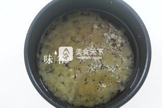 芡實(shí)薏米銀耳羹的做法步驟：4