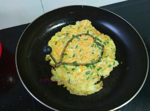 愛(ài)心雞蛋餅的做法