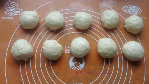 淡奶油龍貓擠擠面包的做法