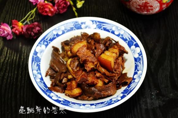 五花肉燉黑筍干