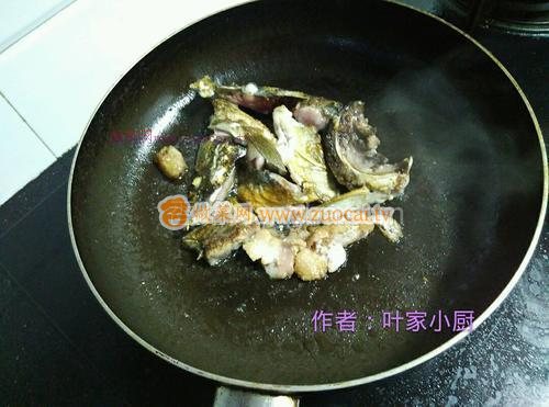 蘿卜魚(yú)頭湯的做法