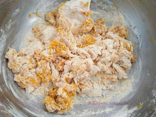 南瓜雜糧發(fā)面團(tuán)的做法