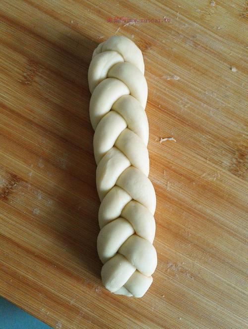 辮子面包的做法