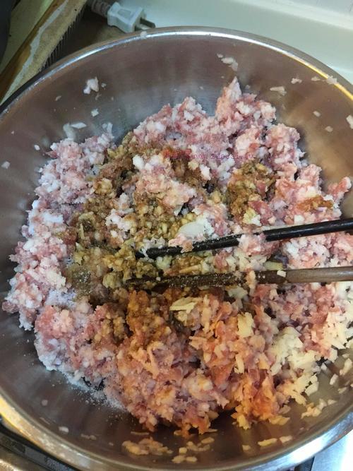 鮮肉荸薺餃子的做法