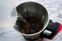 紅棗豆?jié){,養(yǎng)血安神的做法步驟4