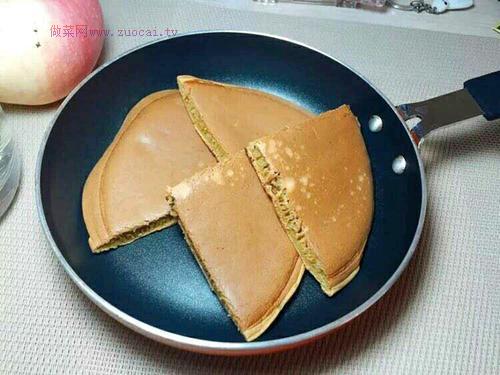 養(yǎng)顏之紅糖雞蛋餅的做法