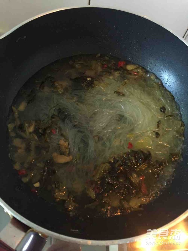 簡(jiǎn)單版酸菜巴沙魚的做法