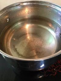 清補(bǔ)雞湯的做法步驟3